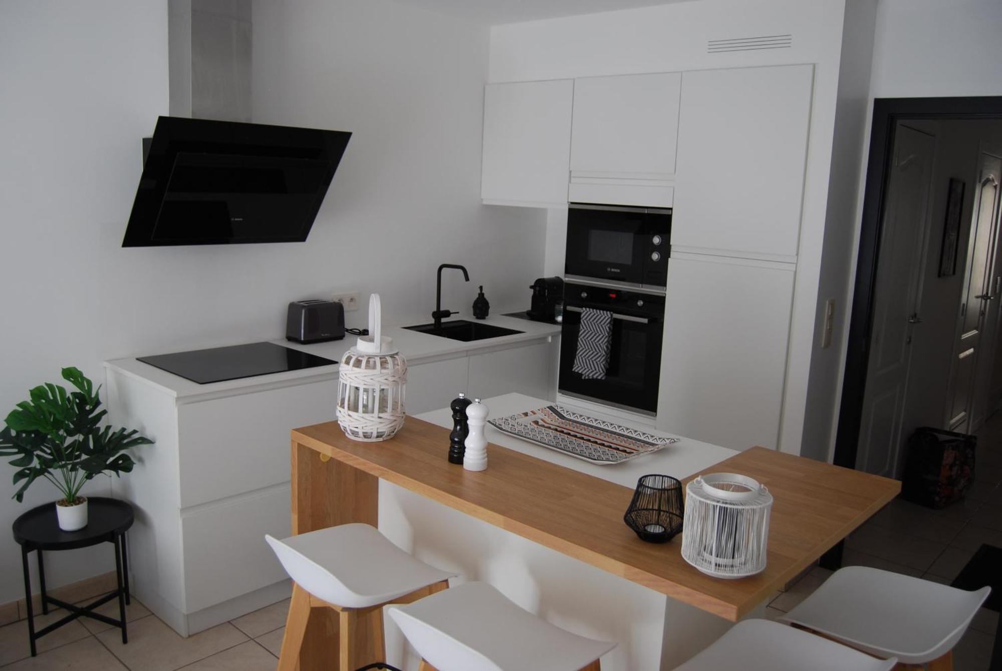 Appartement Zilt -stijlvol In Residentie Zeezicht - Tot 4 Personen Oostende